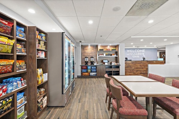 Hampton Inn by Hilton Los Angeles Airport image 12