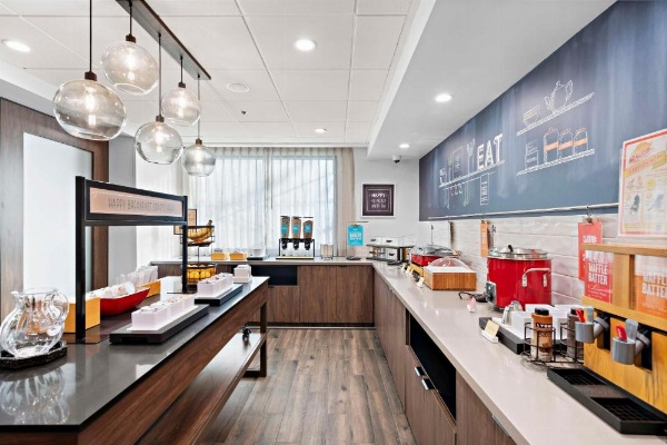 Hampton Inn by Hilton Los Angeles Airport image 26