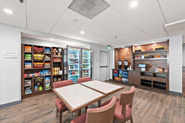 Hampton Inn by Hilton Los Angeles Airport image 28